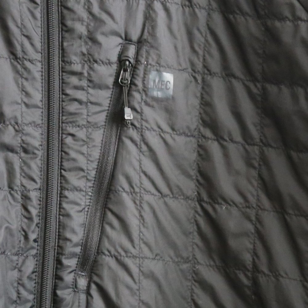 MEC Lightweight Square Stitch Down Filled Men's Puffer Jacket - Picture 3 of 5